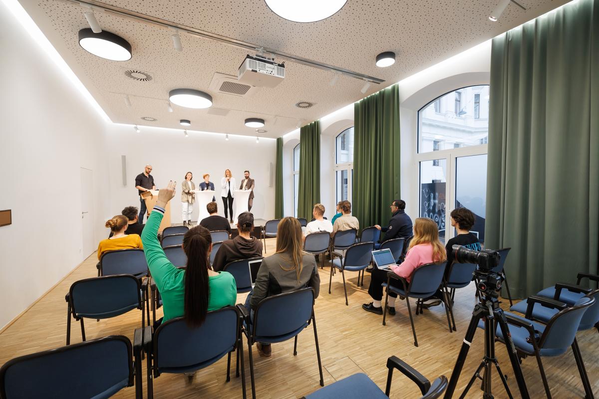 Pressekonfere in der Blumenfabrik