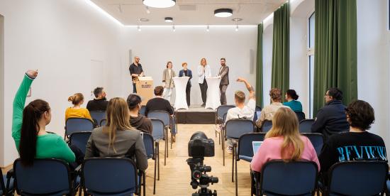 Pressekonfere in der Blumenfabrik